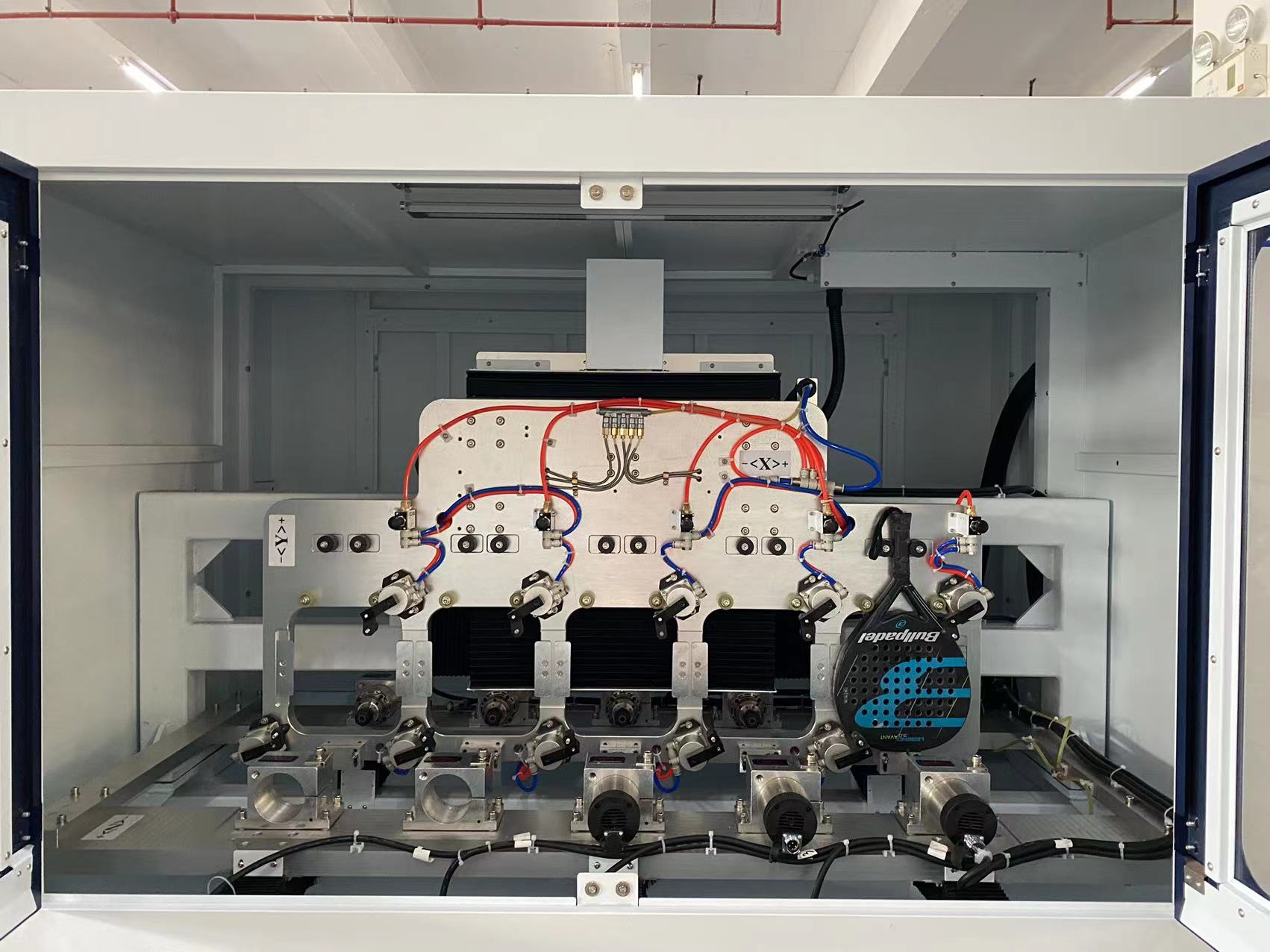 CNC-Bohrmaschine für Padelschläger aus Kohlefaser 