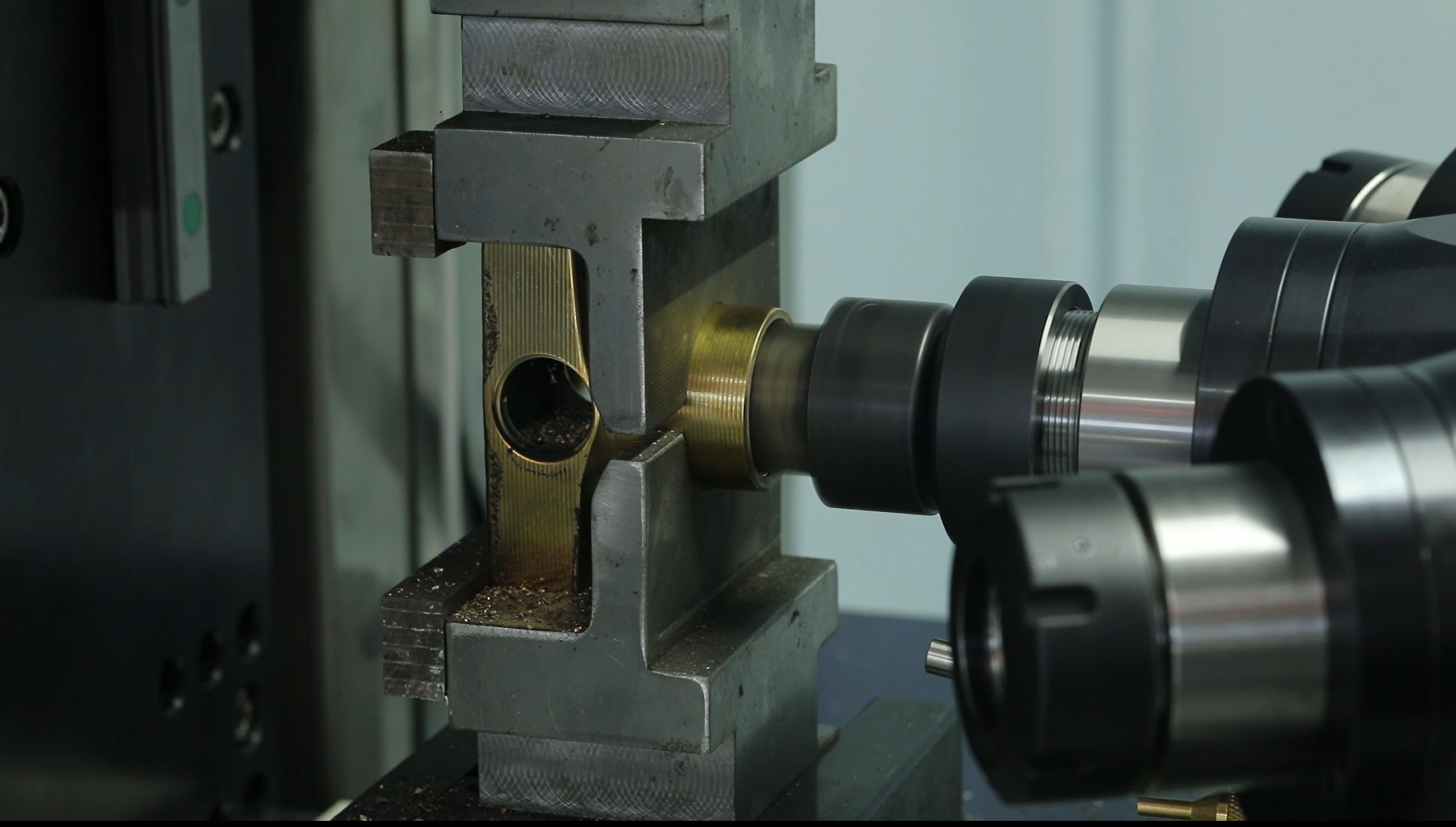 Horizontales Bearbeitungszentrum mit 12 Spindeln, CNC-Bohr- und Gewindeschneidmaschine