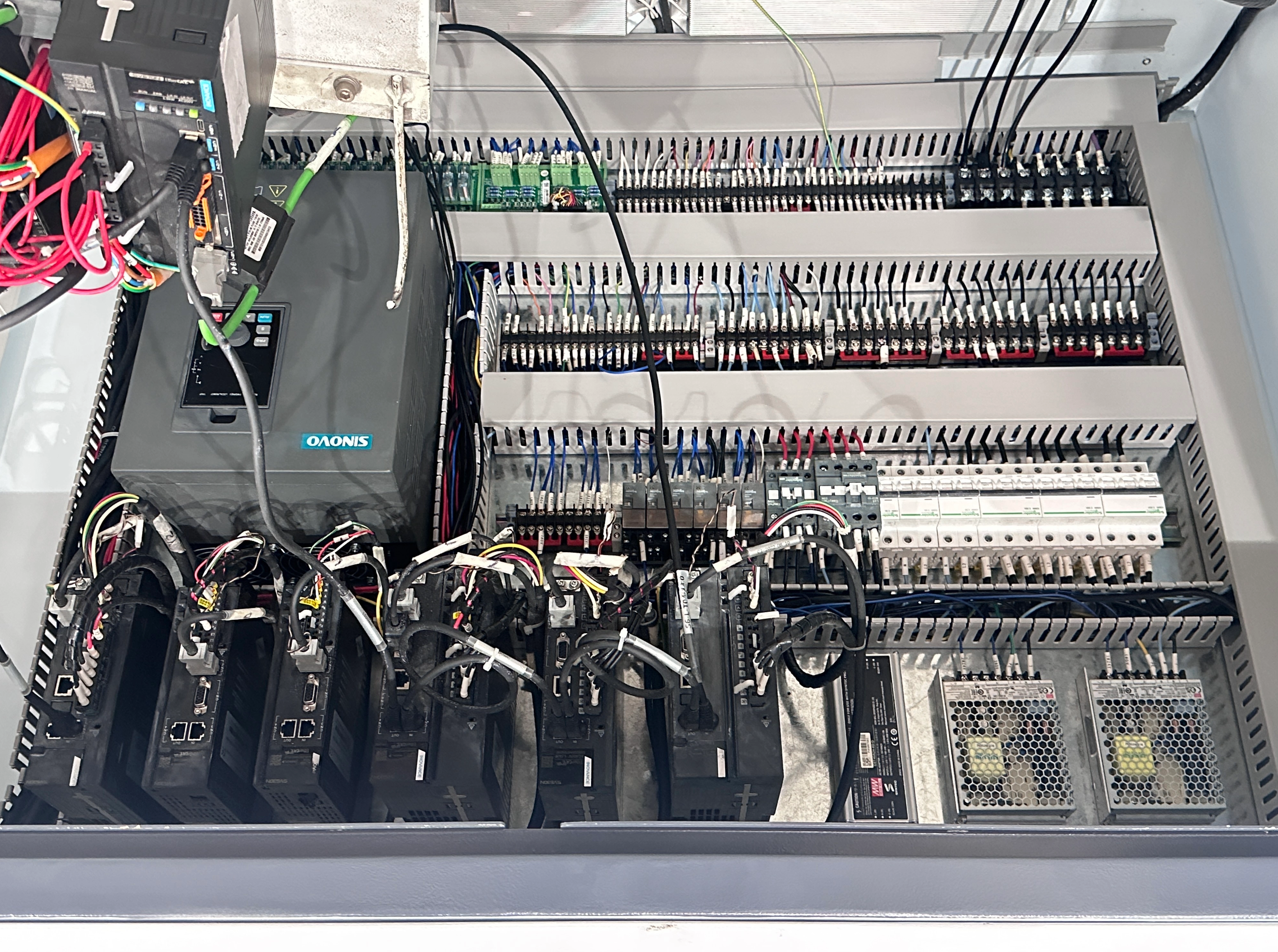 Fabrikmaschinerie Fachwerk Typ 5 Achse CNC -Router mit RTCP für Verbundmaterialteile