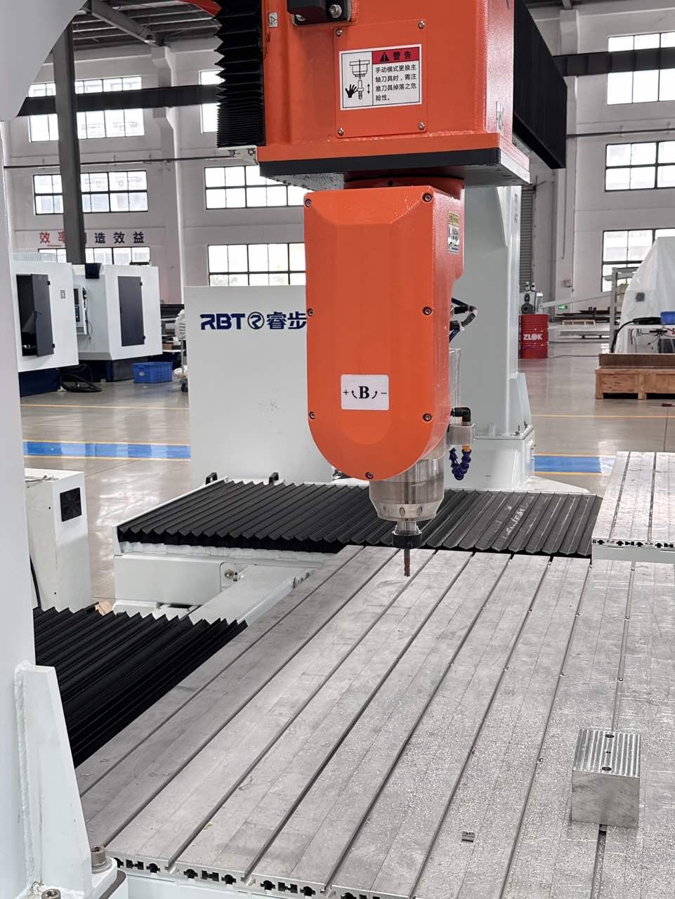 CE -zugelassene 5 -Achsen -CNC -Router mit Doppelarbeit für PP/PE/PET/PET/ABS -Schimmelpilzverarbeitung