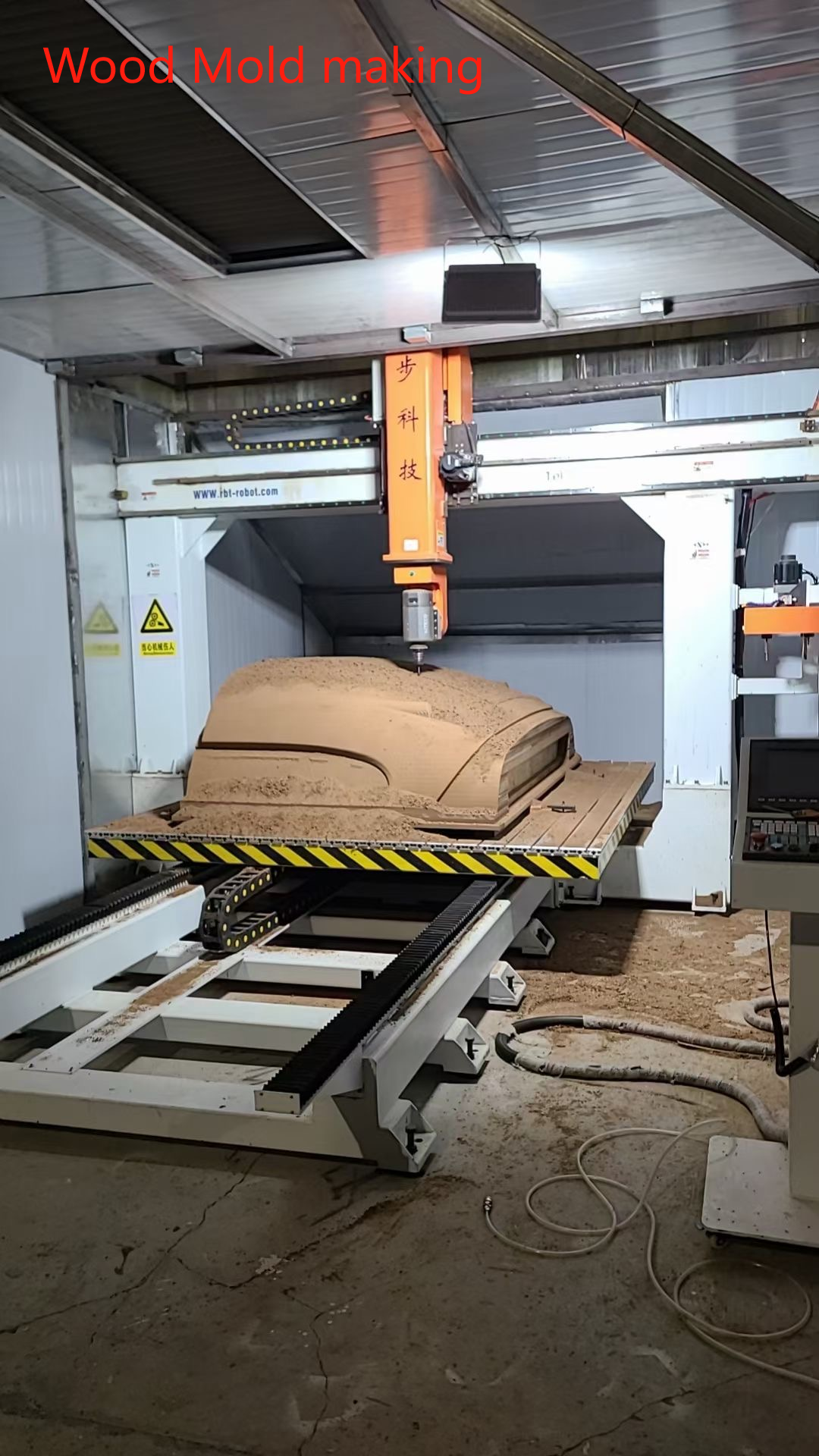 5-Achsen-CNC-Bearbeitungszentrum f&uuml;r komplexes Holz