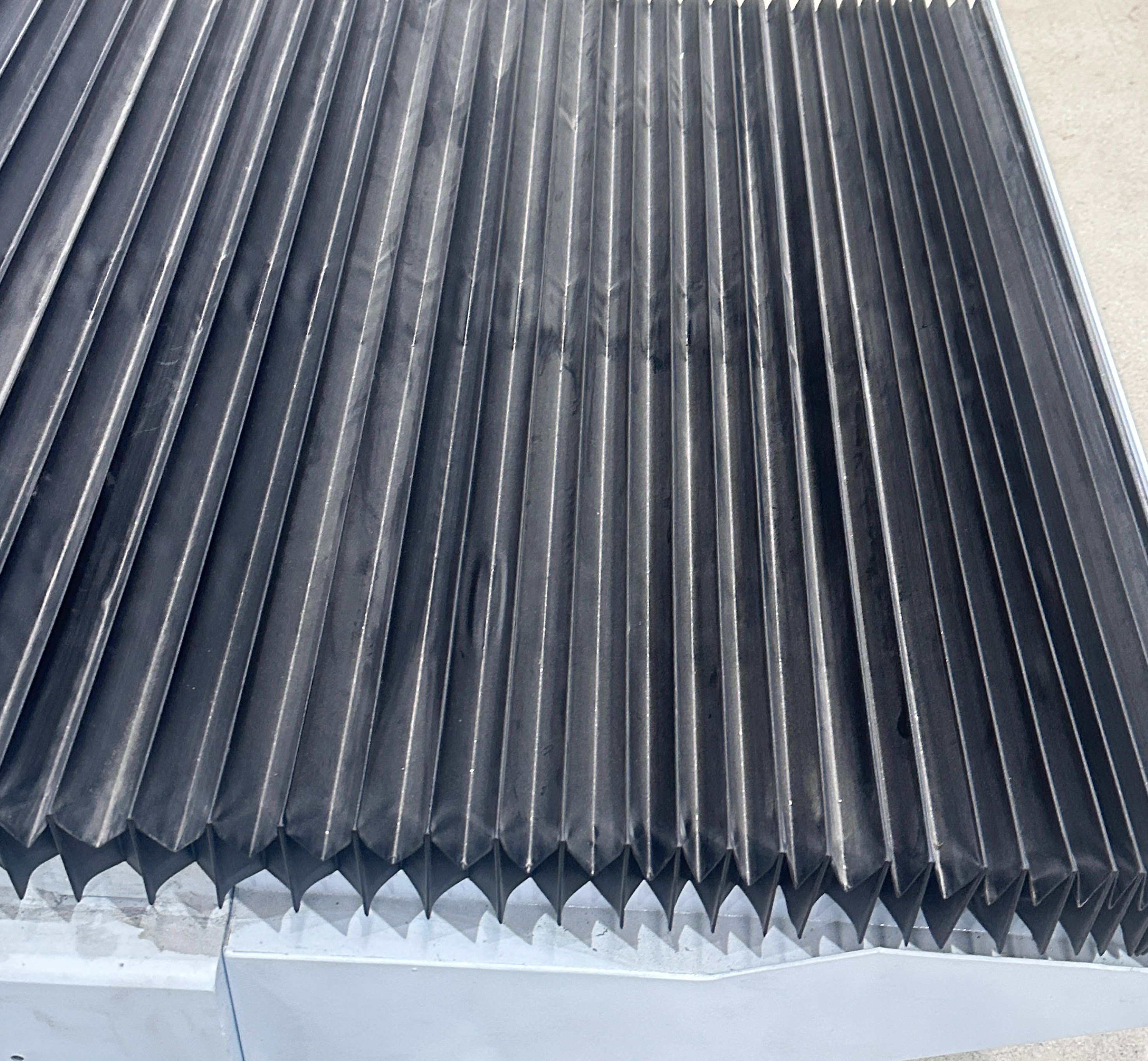Multikopf 5-Achse-CNC-Gravurrouter für Kohlefaserrohrteile
