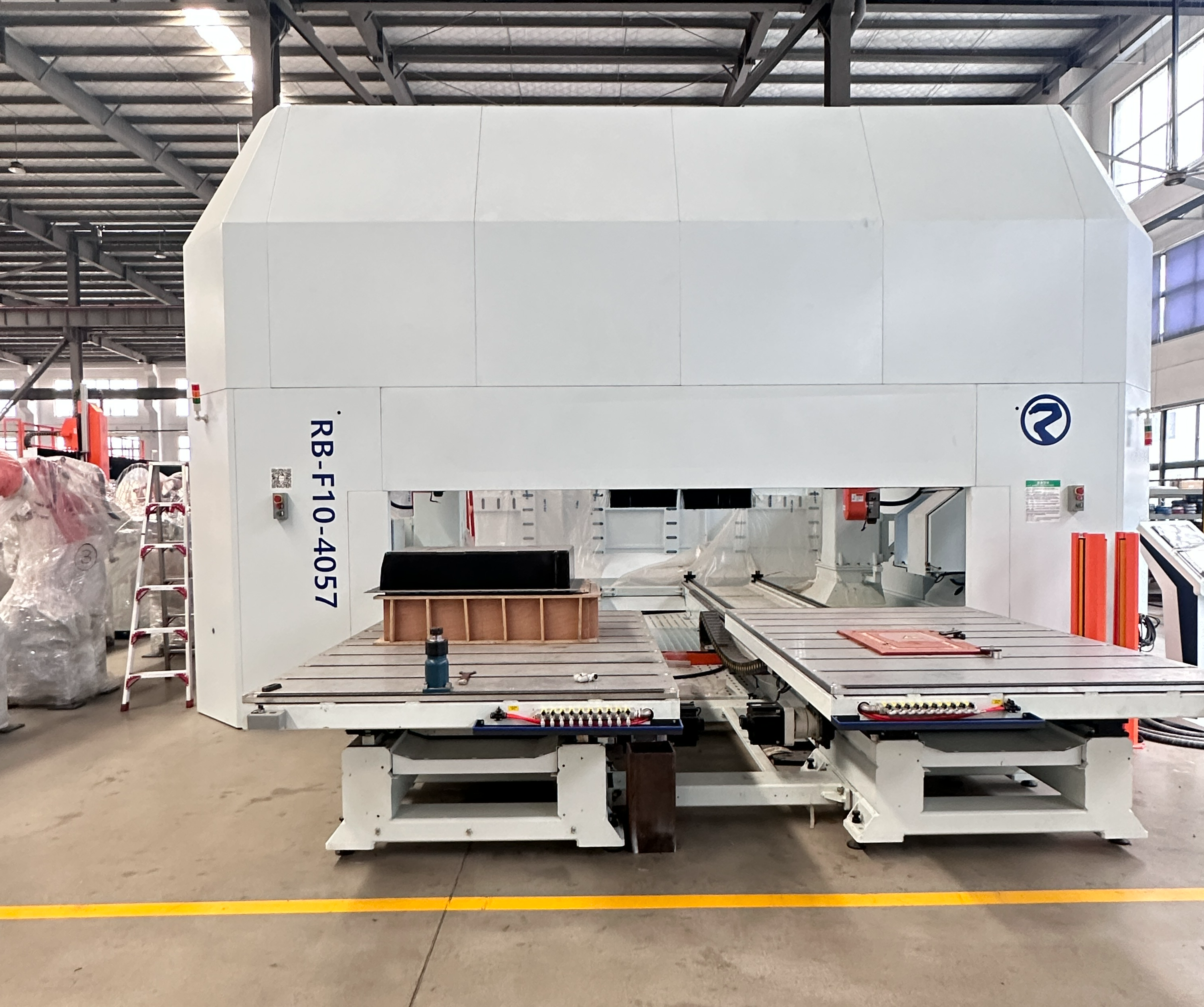 Hochleistung mehrerer Kopf 6 Achse CNC -Router mit Staubsammlung für Ersatzholzteile